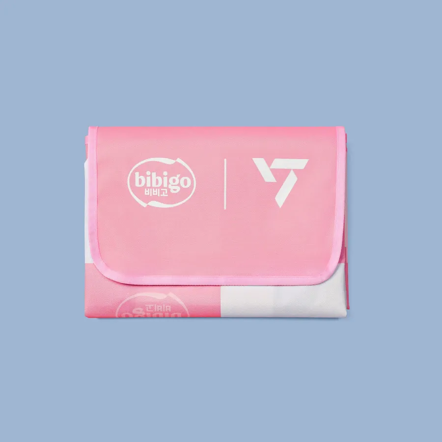 비비고 x 세븐틴 보냉백 · 피크닉 매트